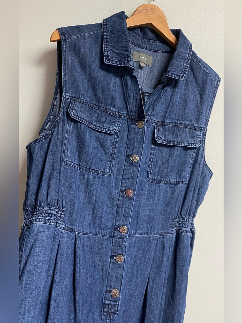 NWT ABSOLUTELY ADORABLE TORRID DENIM JUMPSUIT - 16 REGULAR - Picture 3 of 13